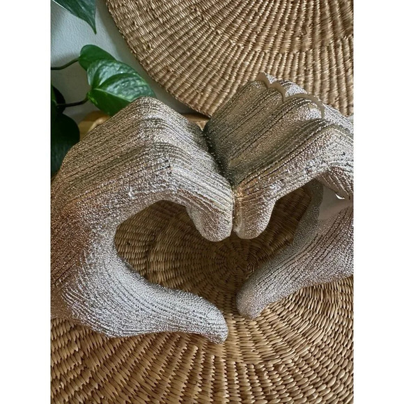 Silver Hand Heart decor - Picture 2 of 12